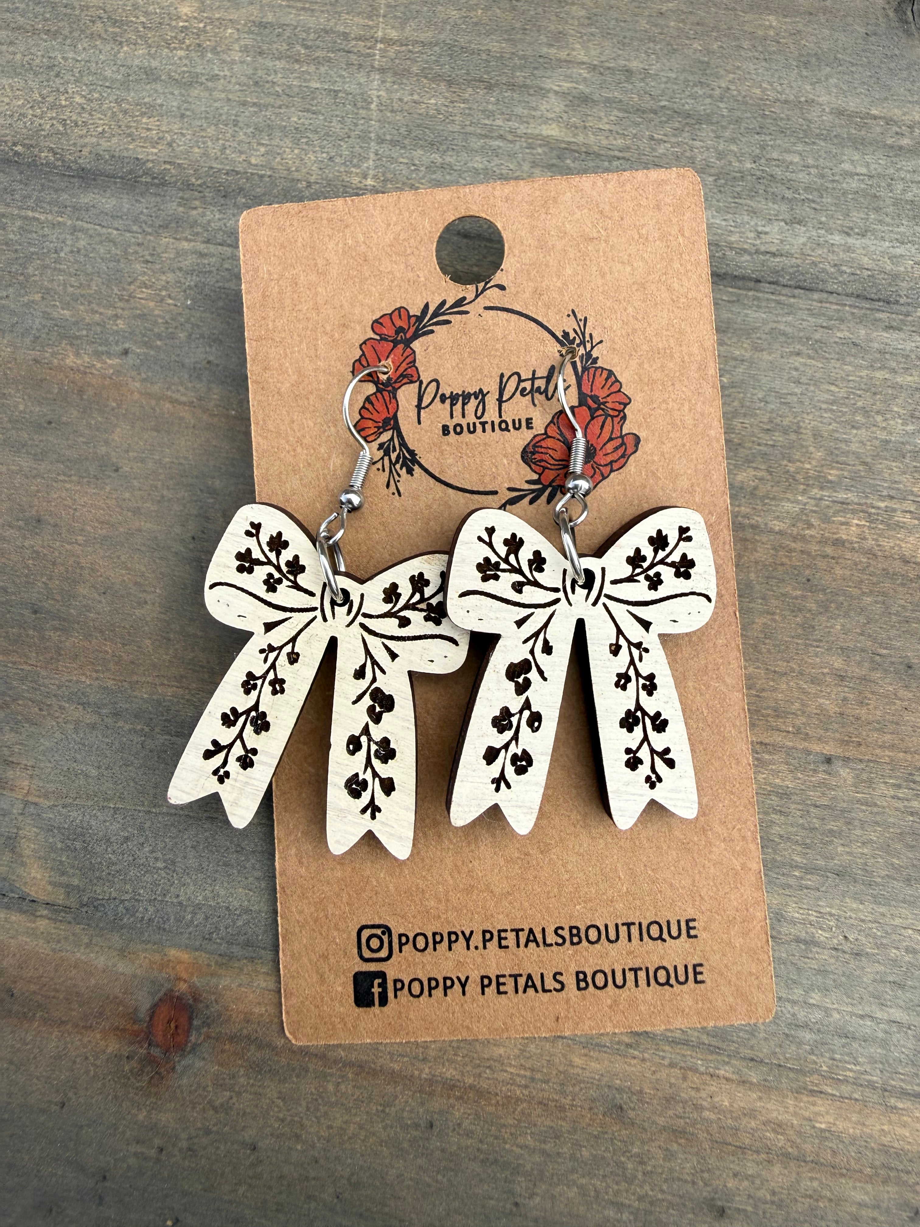 Adorable bow earrings